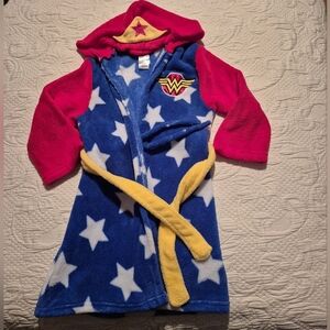 DC Comics Wonder Woman girls XS red, blue & white fluffy bath robe VGUC